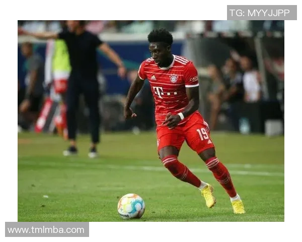 足球明星戴维斯加盟拜仁慕尼黑的精彩历程与未来展望